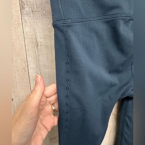 Lululemon deep blue leggings size 6 - Picture 4 of 8
